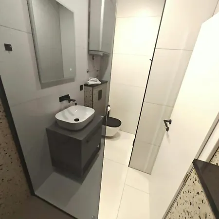 Elena Guest house *